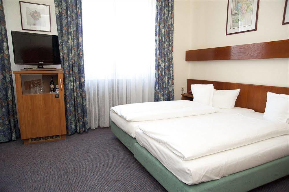 Doria Hotel Dusseldorf Ngoại thất bức ảnh