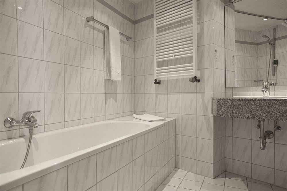 Doria Hotel Dusseldorf Ngoại thất bức ảnh
